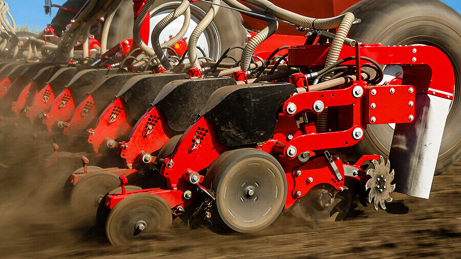 Horsch Maestro SW Planter in field, fast